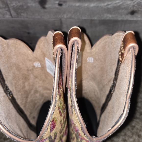 Ariat Women’s Round Up Wide Square Toe - 9B - Picture 5 of 6